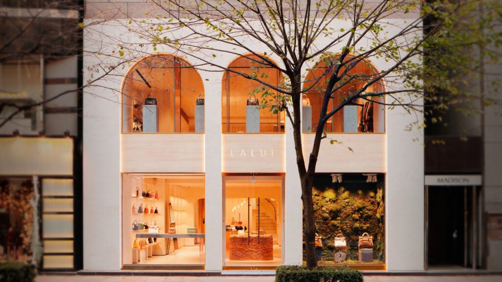 初の旗艦店「LALÙE」 が銀座にオープン