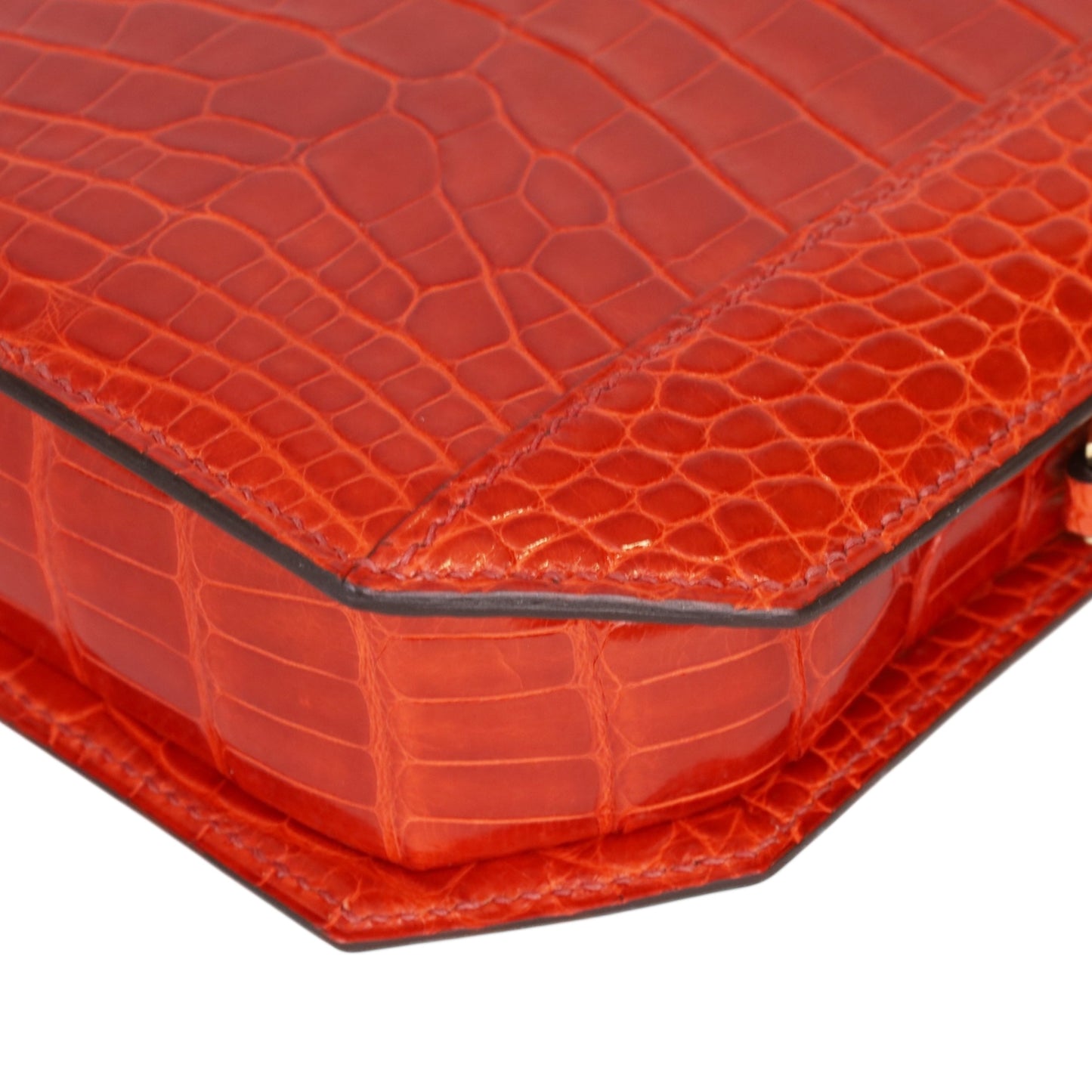 POUDRIER Alligator Geranium GP T engraved