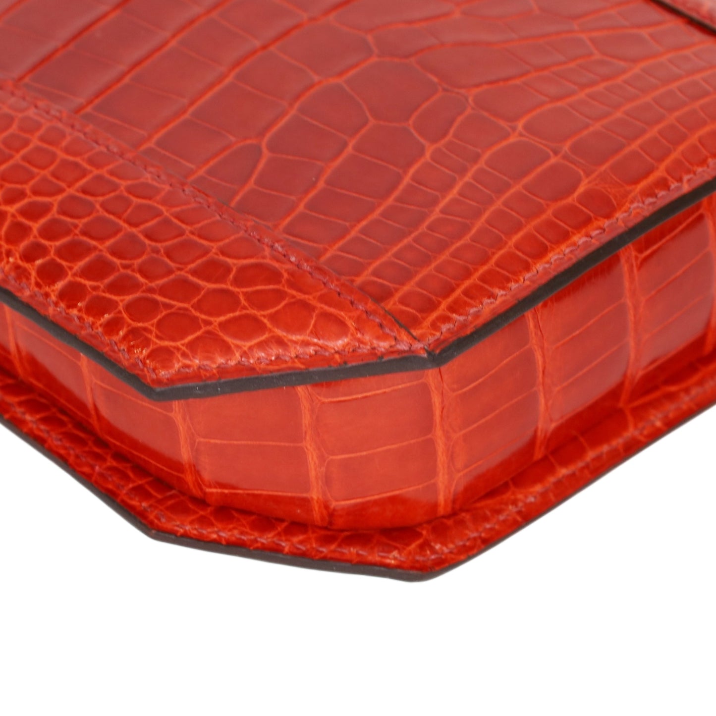 POUDRIER Alligator Geranium GP T engraved