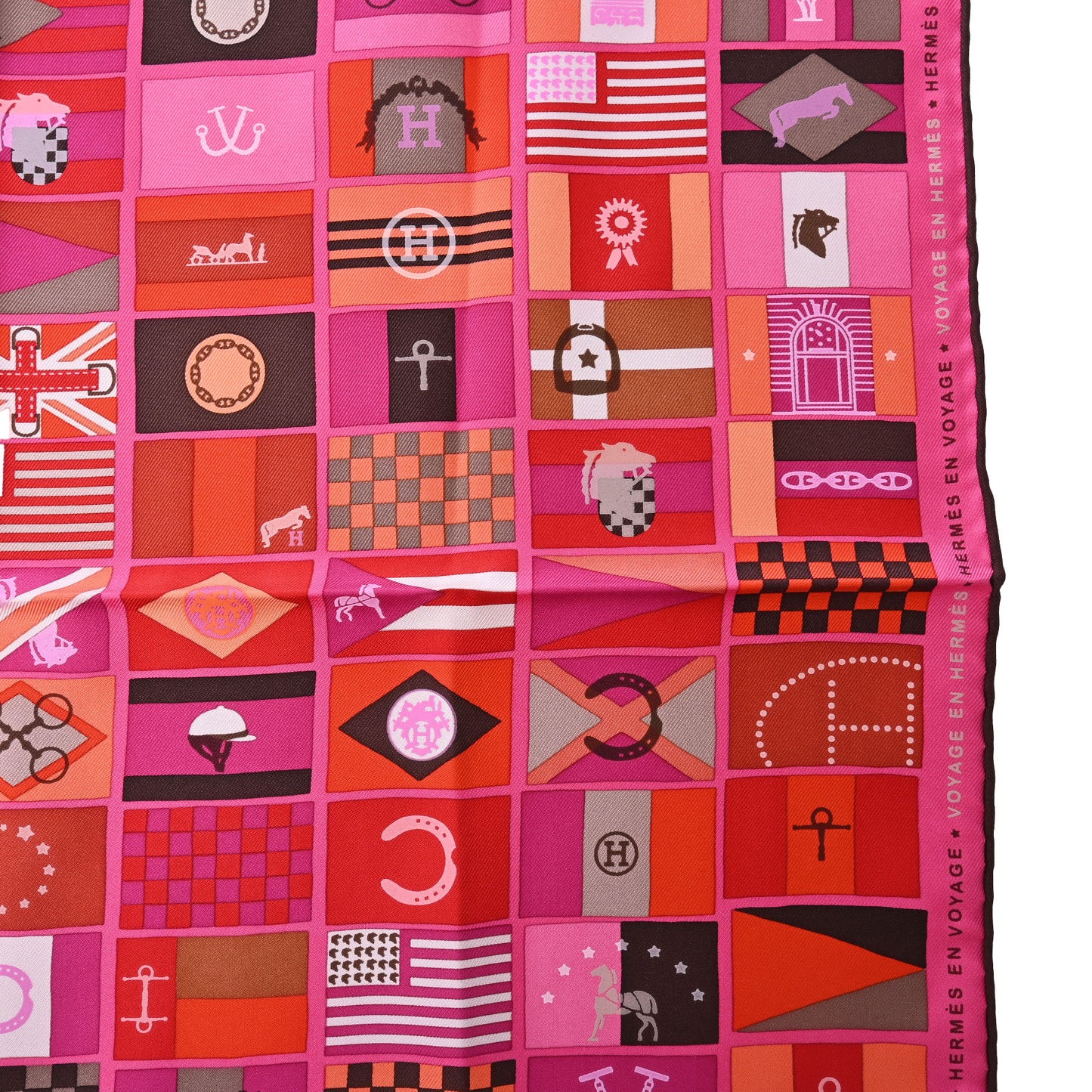 HERMES カレ90 HERMES EN VOYAGE シルク 国旗柄 ピンク