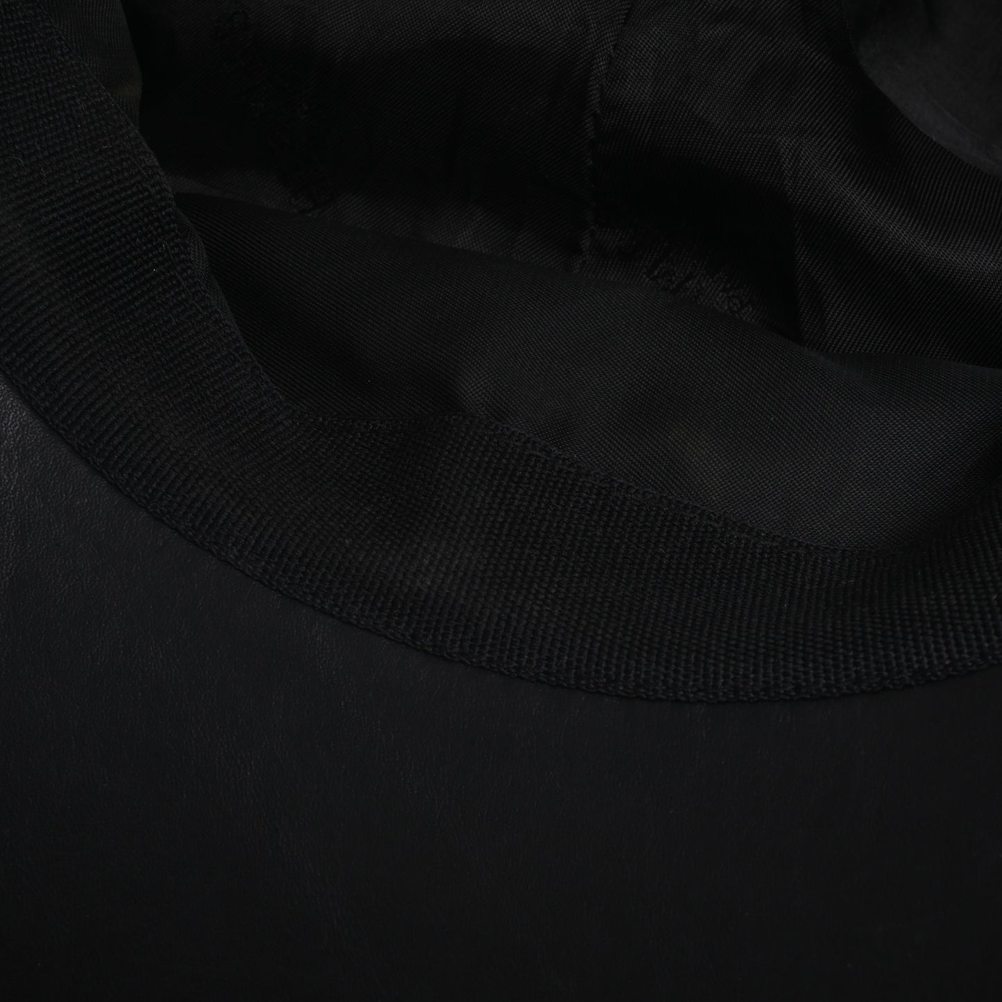 HERMES モッチ ジェットキャップ レザー 黒 60