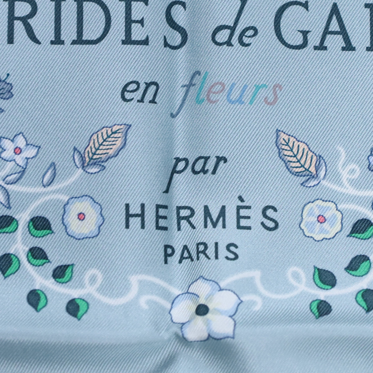 Carre 90 Brides de Gala en Fleur 丝绸浅蓝色白色