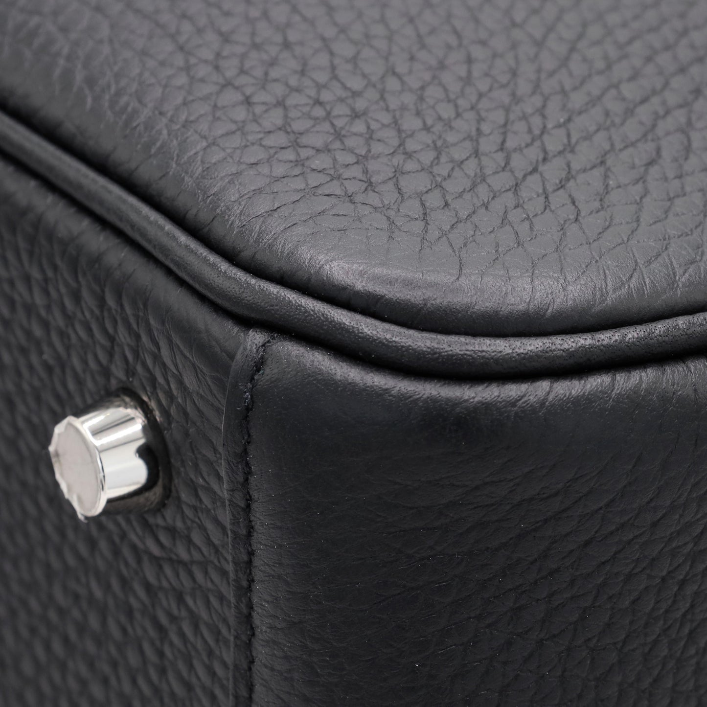 Lindy 26 Taurillon Clemence Black SS B stamp