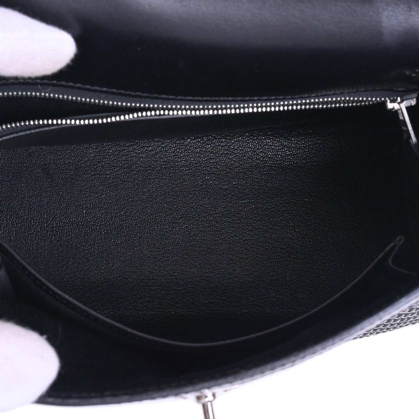 Kelly 25 Metal Crinorun Box Calf Black SS □C Engraved