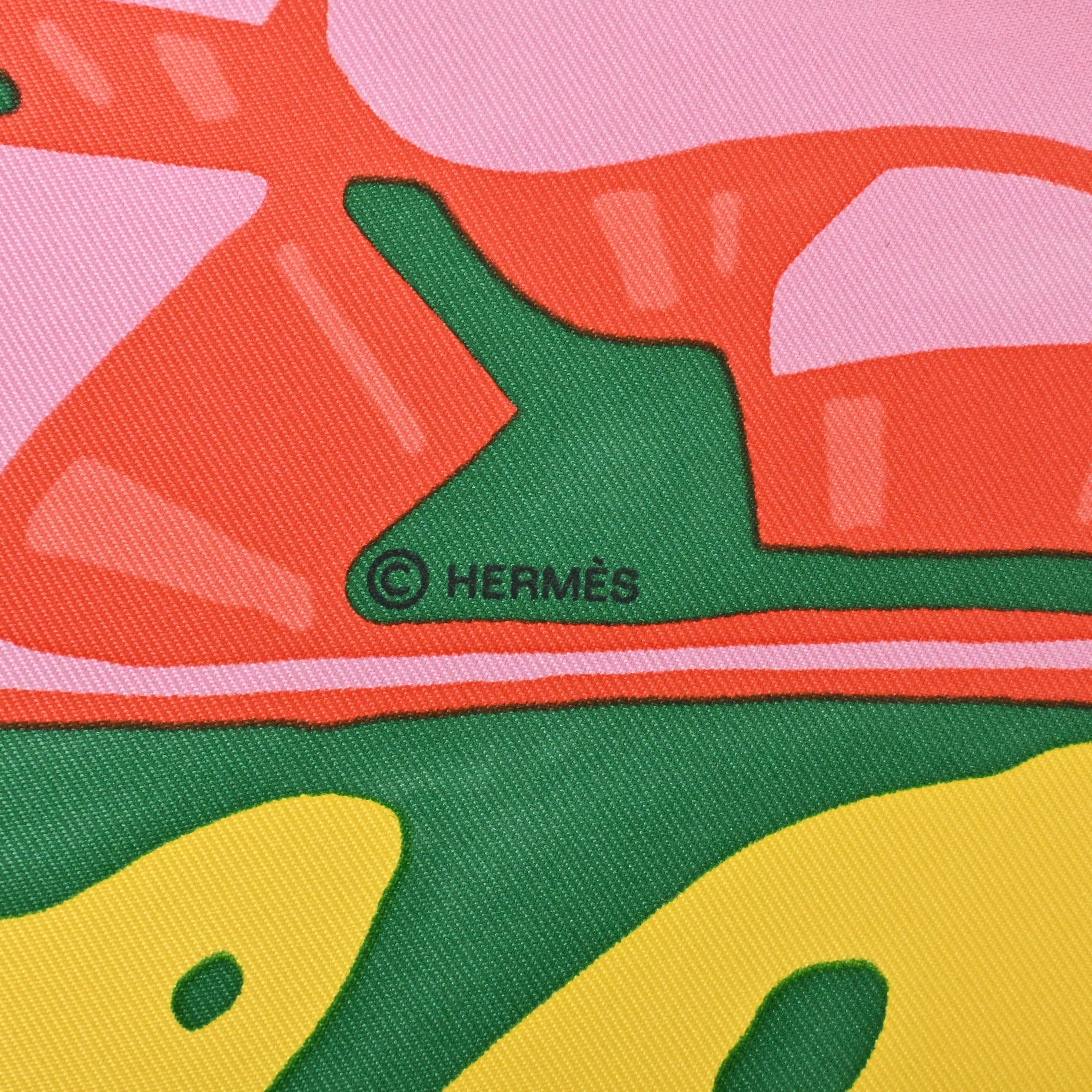 HERMES カレ90　KONGO　グラフィティ　シルク　ネイビー　イエロー