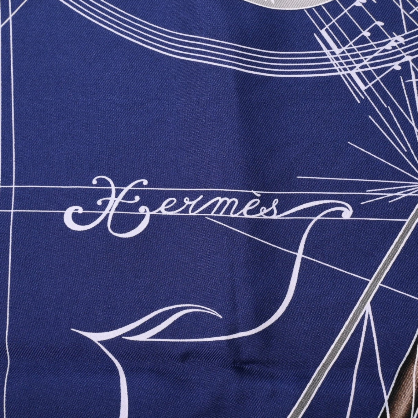 カレ90 　球体が奏でる音楽　シルク　ネイビー