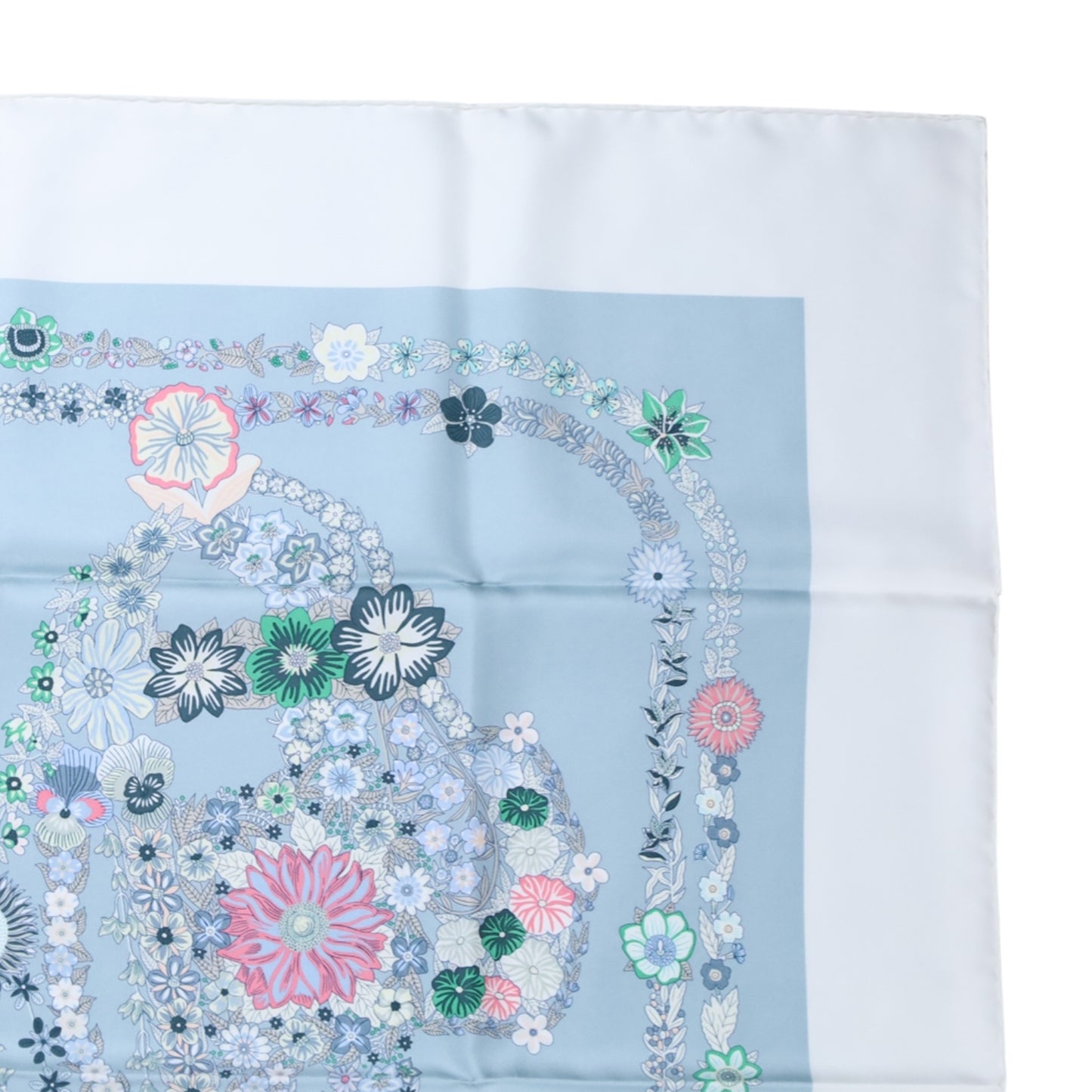 Carre 90 Brides de Gala en Fleur 丝绸浅蓝色白色