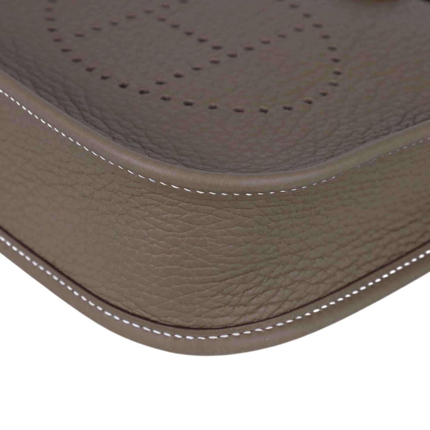 Evelyn TPM Torillon Clemence Etoupe GP K engraved